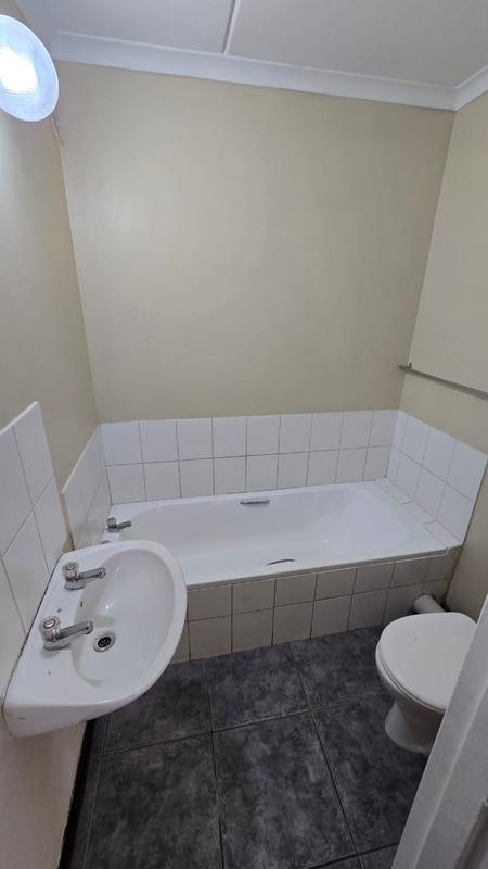 To Let 2 Bedroom Property for Rent in Goodwood Central Western Cape